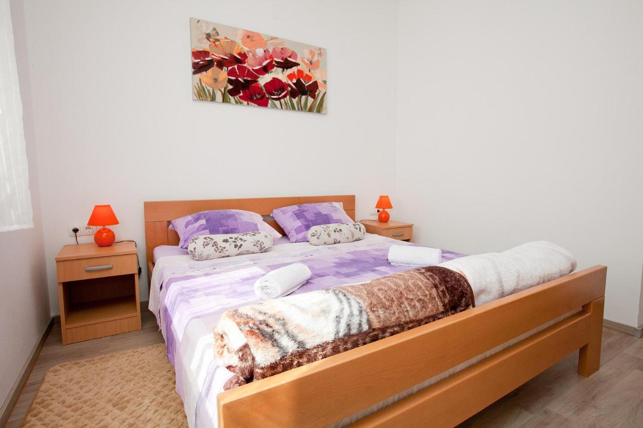 Apartmani Lea Стариград-Паклениця Екстер'єр фото