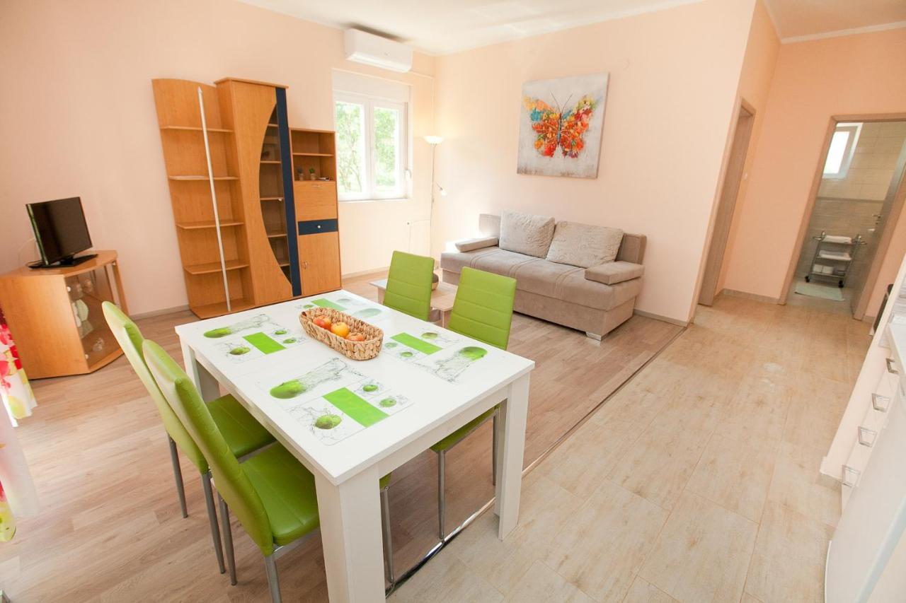 Apartmani Lea Стариград-Паклениця Екстер'єр фото