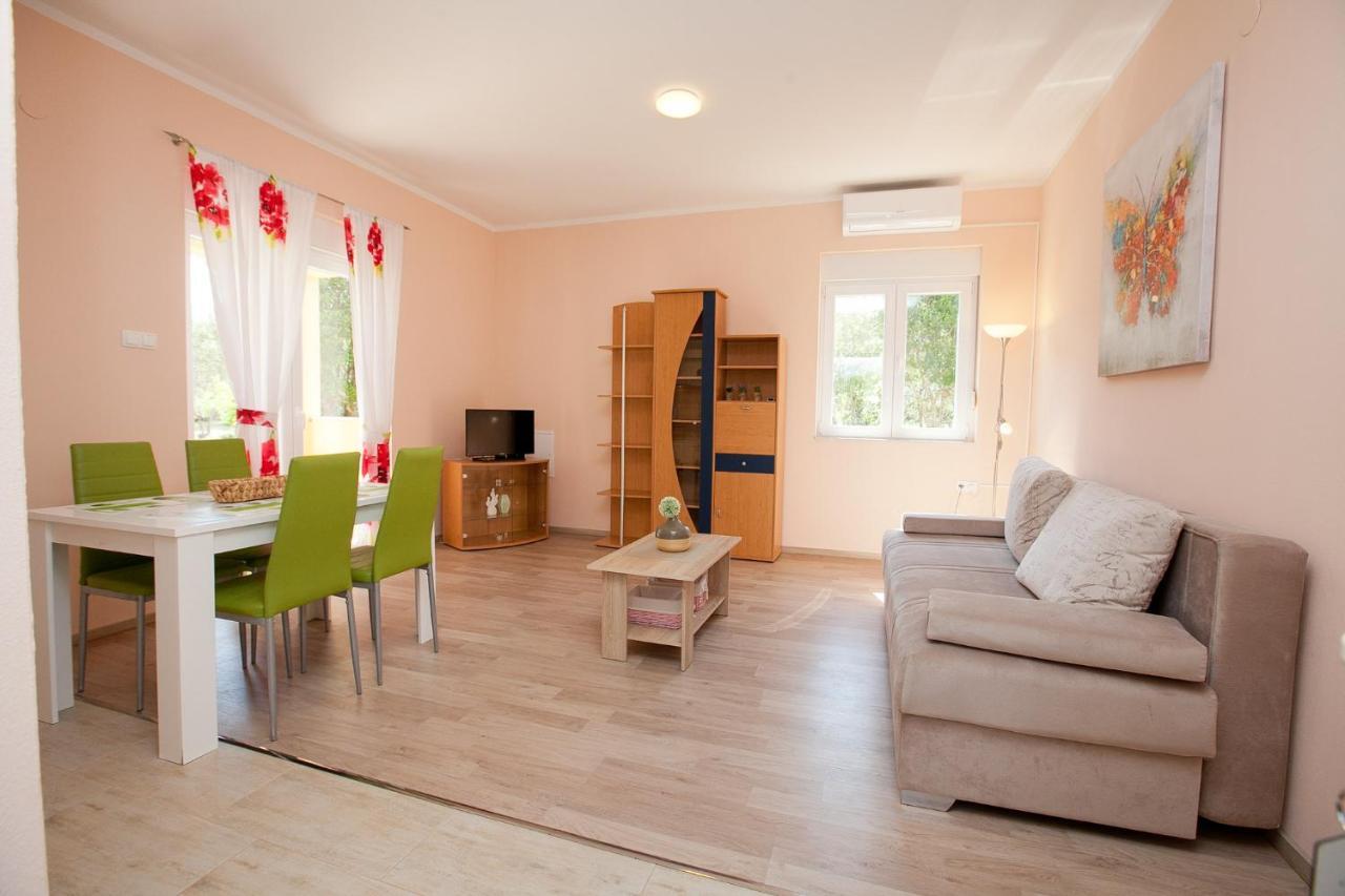 Apartmani Lea Стариград-Паклениця Екстер'єр фото