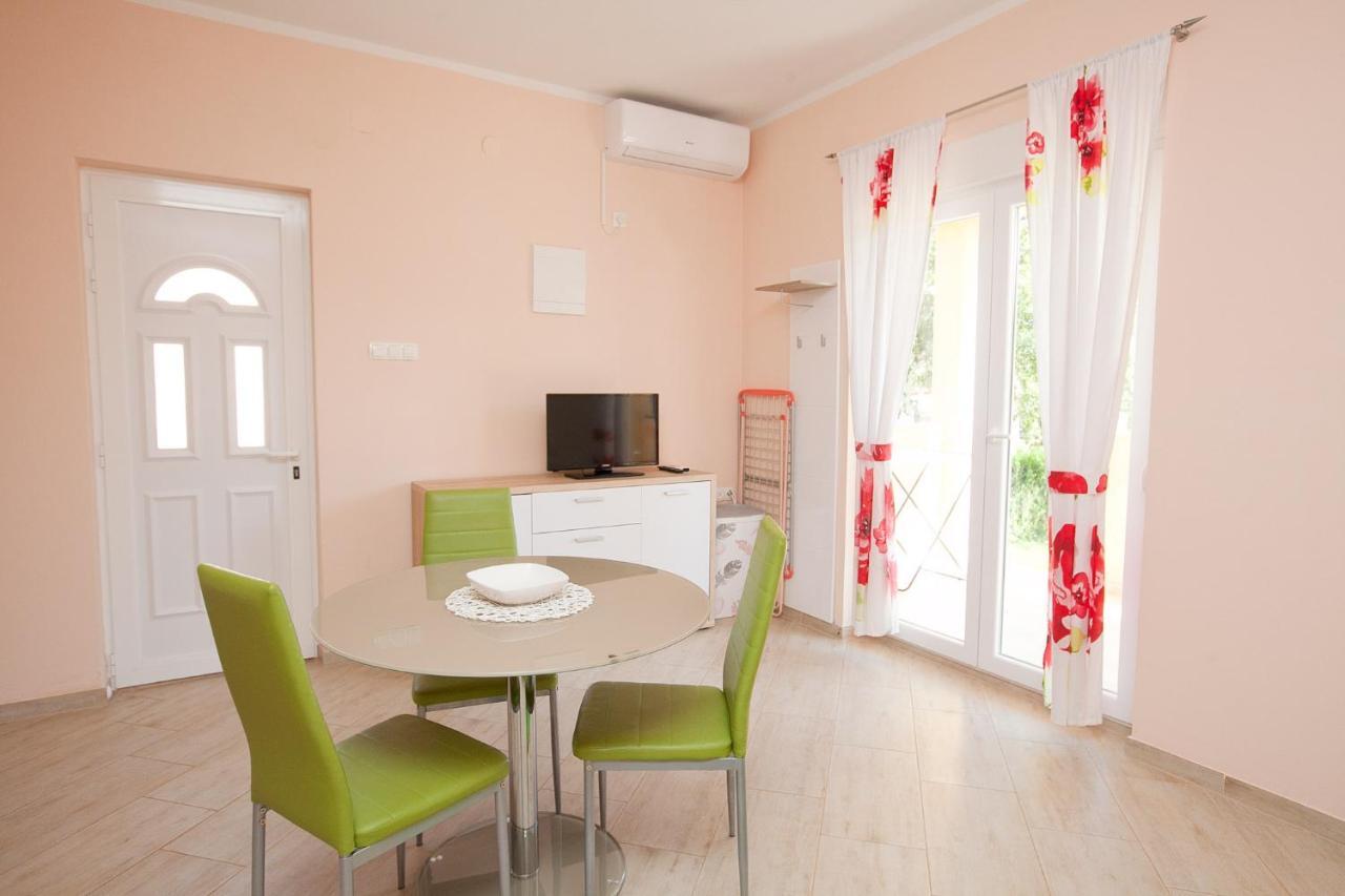 Apartmani Lea Стариград-Паклениця Екстер'єр фото